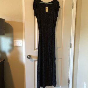 NWT!! Black maxi dress 🖤